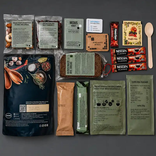 Ración militar letona surtida con bolsas de comida y accesorios en set
