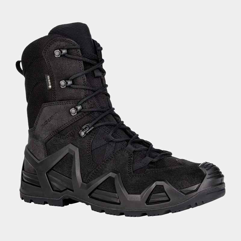 Botas altas de trekking negras, con cordones y suela gruesa con tacos