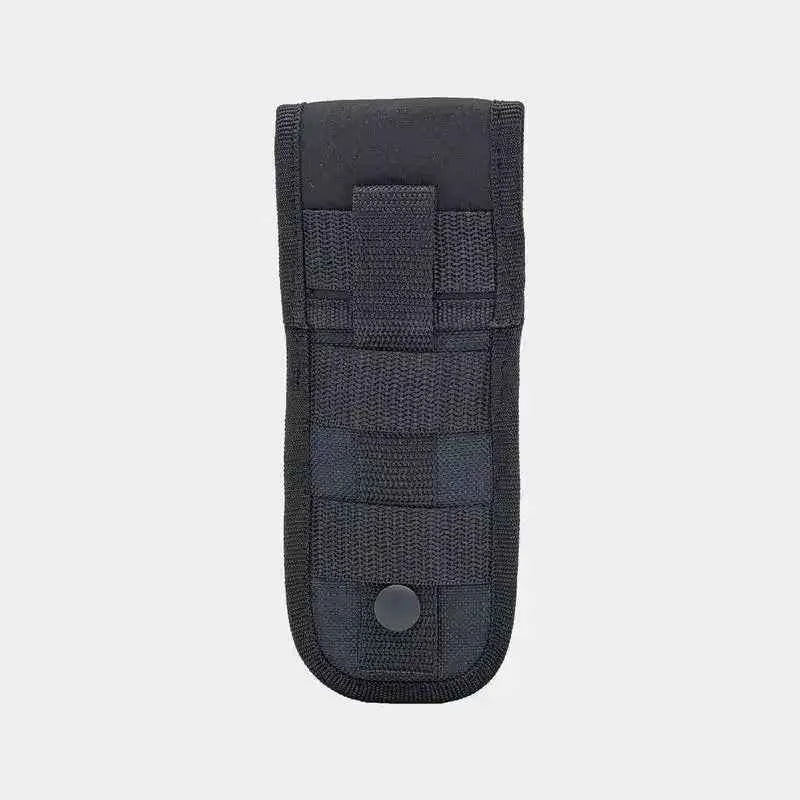 Parte trasera de funda MOLLE para torniquete con sistema de fijación compatible con chaleco táctico, mochila militar y cinturón de servicio.