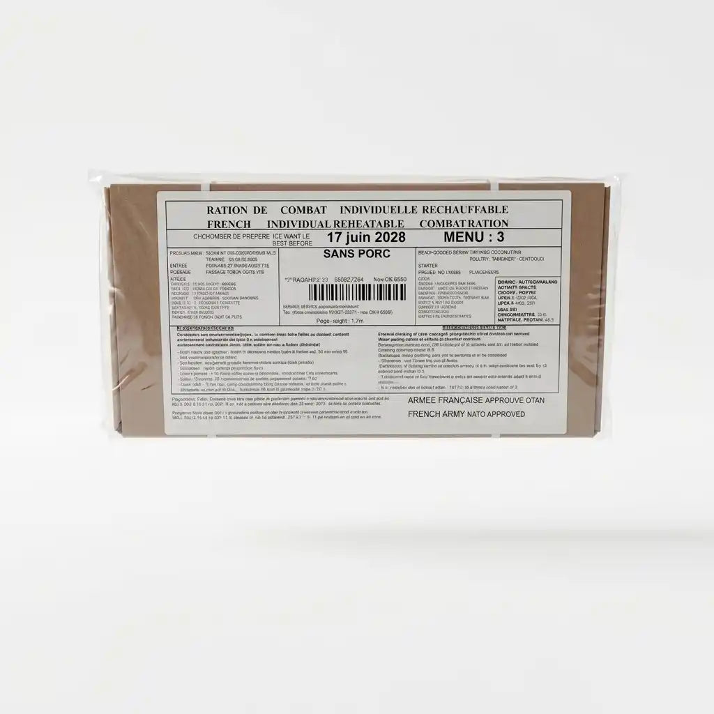 Ración militar individual recalentable en caja marrón, etiqueta “MENU 3”