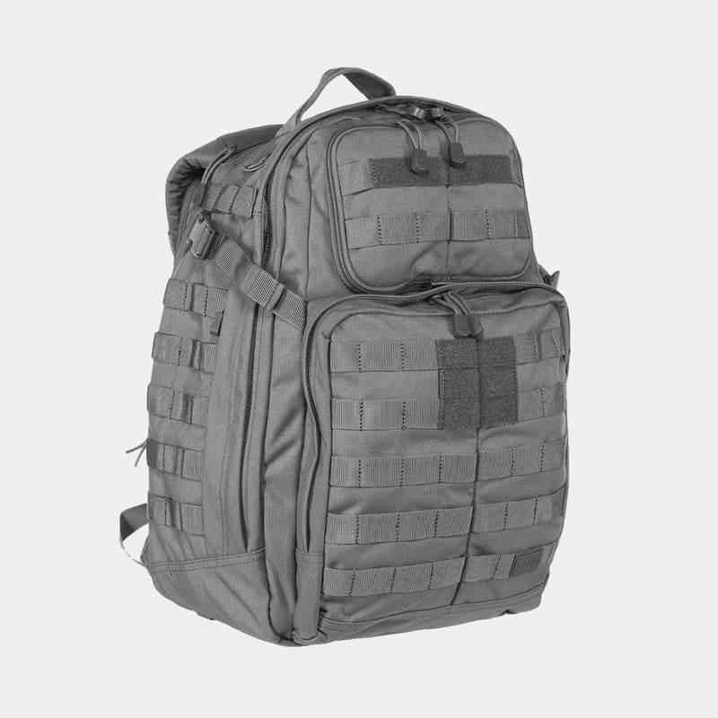 Mochila táctica gris con panel frontal acolchado y correas con hebillas