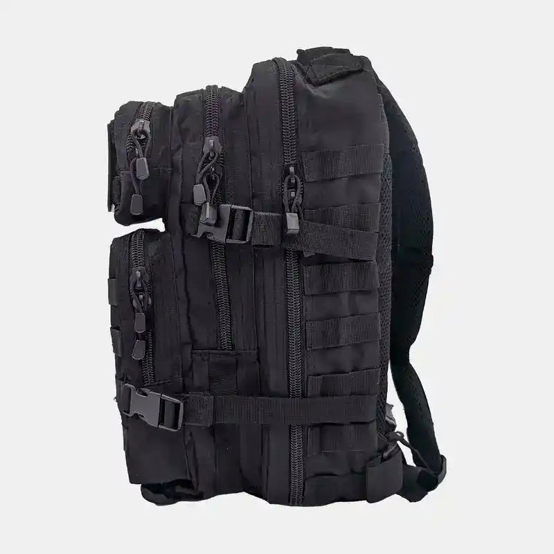 Mochila táctica US Assault Small 20L Mil-Tec perfil lateral con tiradores de cremallera en color negro