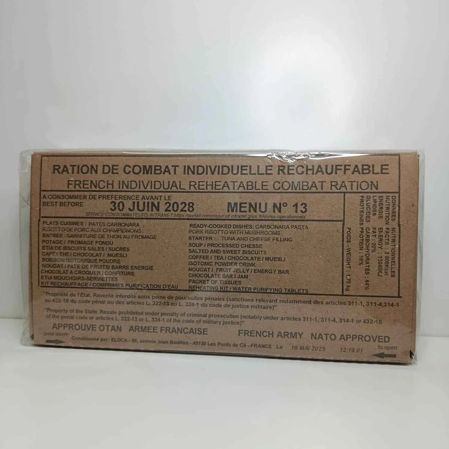 Ración militar francesa, caja marrón con etiqueta Menú N.º 13 y 30 junio 2028.