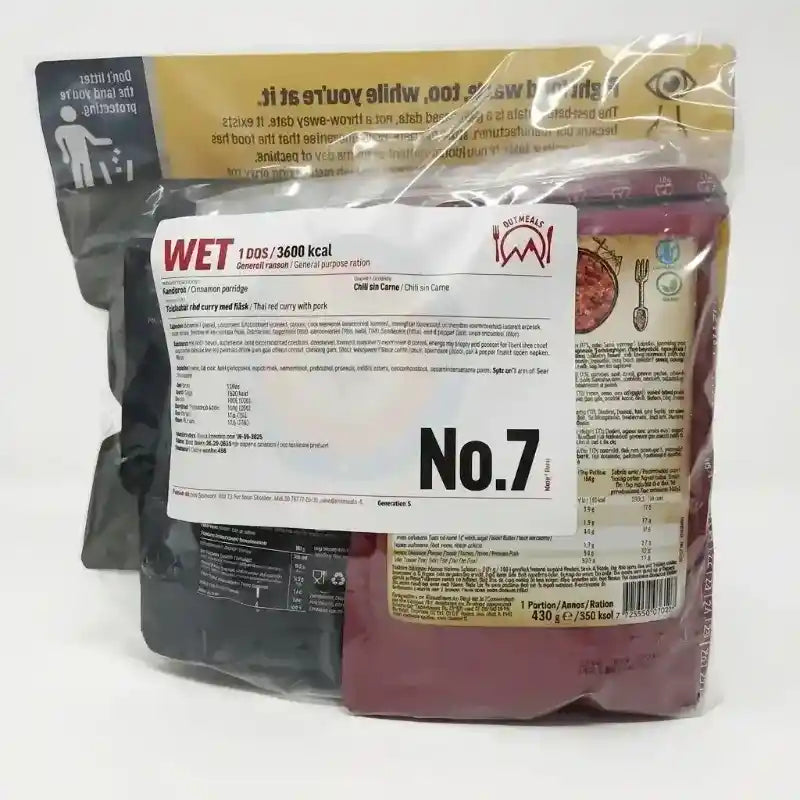 Bolsa de ración MRE sellada con etiqueta No.7, tonos rojo y oscuro