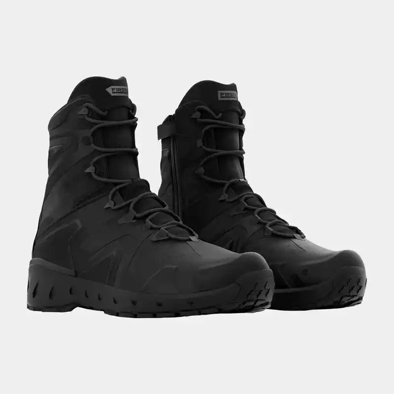 Botas tácticas AEROtac First Tactical de caña alta negras en vista diagonal