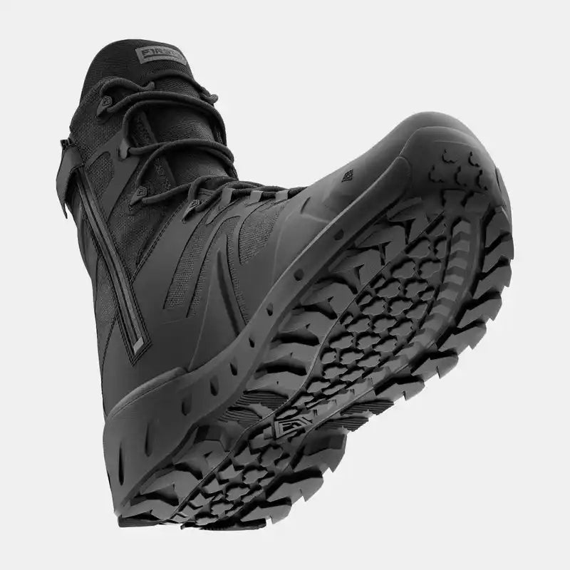 Bota táctica AEROtac First Tactical negra mostrando la suela antideslizante