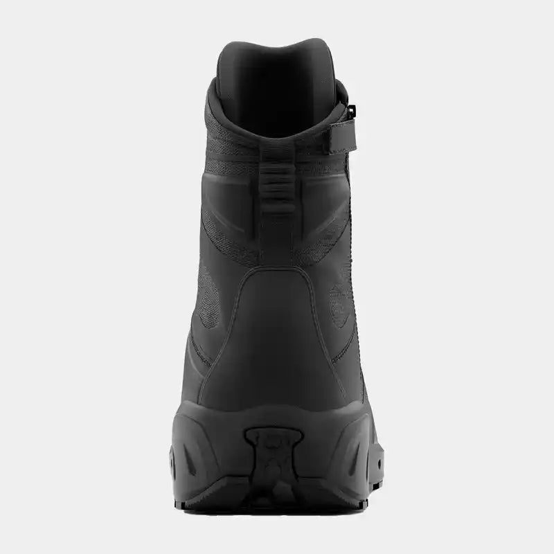 Vista trasera de bota táctica AEROtac First Tactical negra con refuerzo en talón