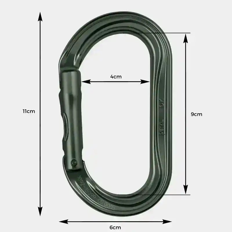 Mosquetón Petzl OK ovalado verde oliva con cotas de dimensiones exteriores de 11x6 cm e interiores de 9x4 cm.